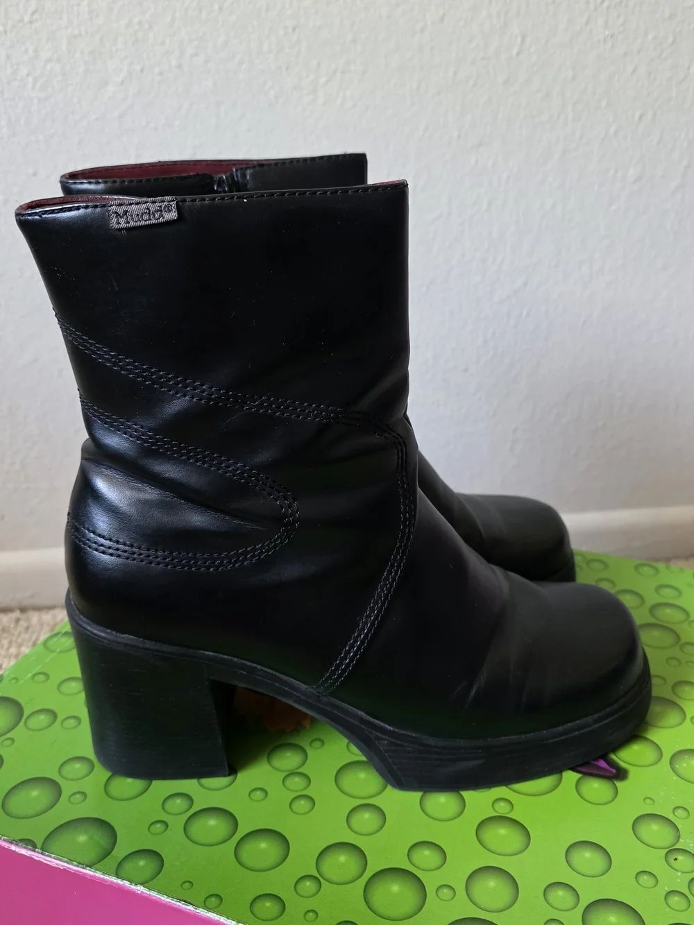 Vintage Y2K Mudd Bratz Doll Chunky Heel Faux Leather Embroidered Boots Size 9 - Picture 7 of 16